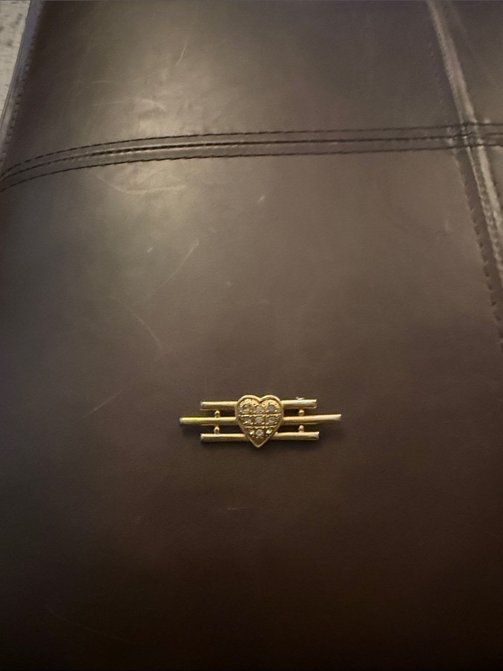 Gold Heart Bar Brooch - Elegant Women's Jewelry